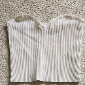 Elegant White Strapless Ribbed Top